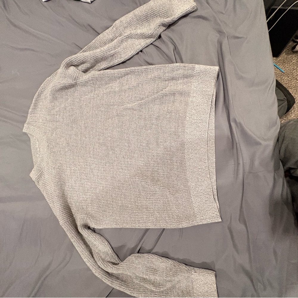 GAP Light Gray Women's Crew Neck Sweater
